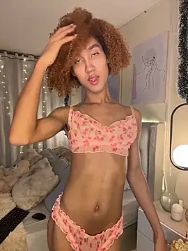 Snapshot of Chloe_Celeste chatting on 12/18/25, 01:33 Chloe Celeste online show from 12/18/25, 01:33