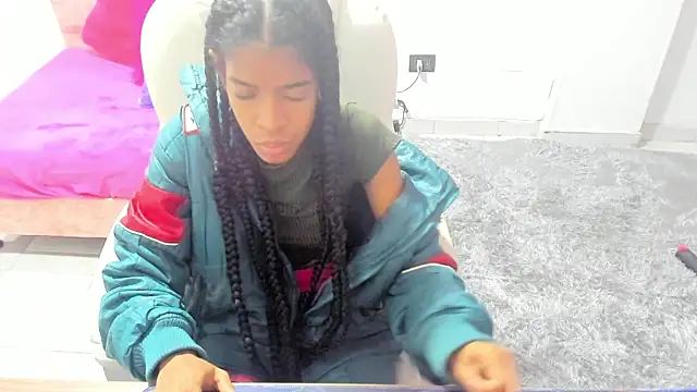 thianahorny online show from 11/24/25, 09:31