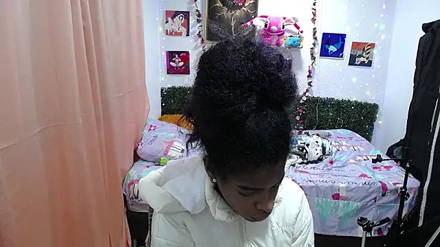 thianahorny online show from 04/18/26, 12:42