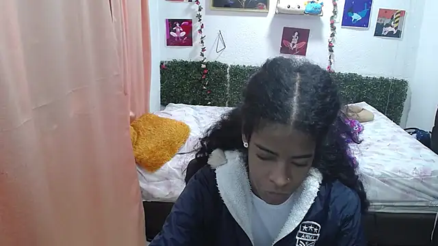 Snapshot of thianahorny chatting on 06/19/26, 03:38 thianahorny online show from 06/19/26, 03:38