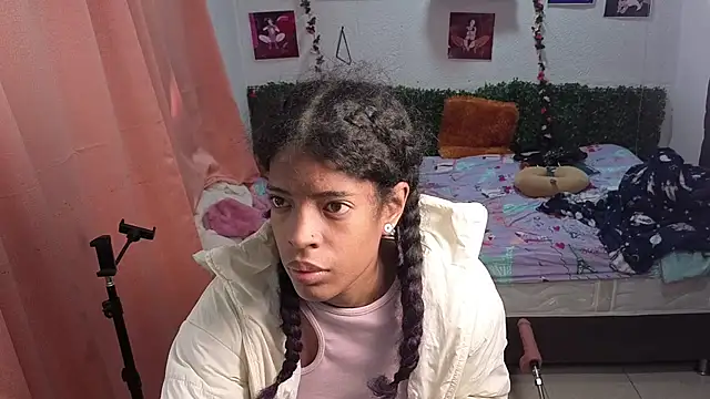 Snapshot of thianahorny chatting on 07/06/26, 01:41 thianahorny online show from 07/06/26, 01:41