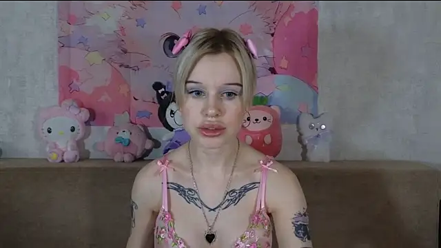 Snapshot of HoneyGold_ chatting on 07/08/26, 04:39 HoneyGold online show from 07/08/26, 04:39