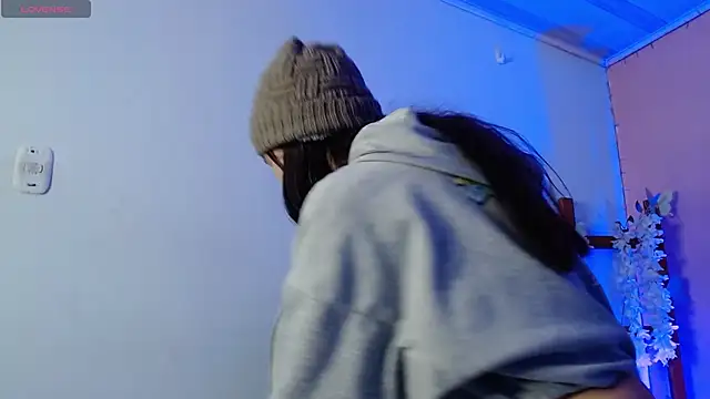 SweetRenata  online show from 10/22/25, 11:21