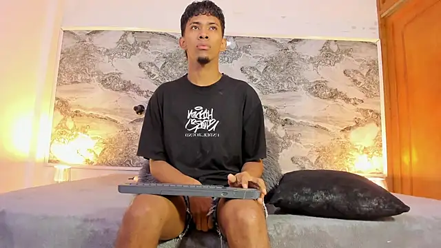 Ethan thouse online show from 10/15/25, 03:06