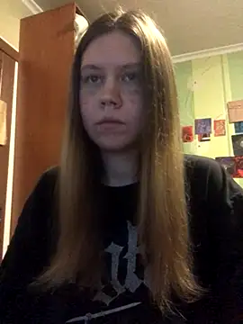 LunaVirelle online show from 11/17/25, 09:31