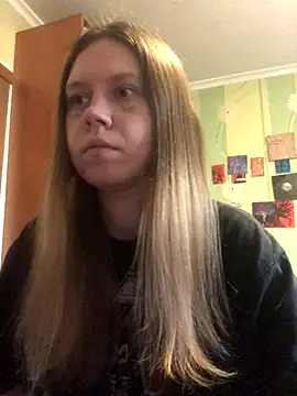 LunaVirelle online show from 11/22/25, 01:54