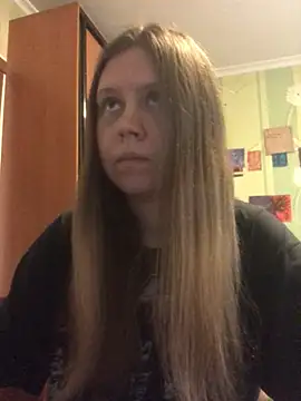 LunaVirelle online show from 05/10/26, 04:12