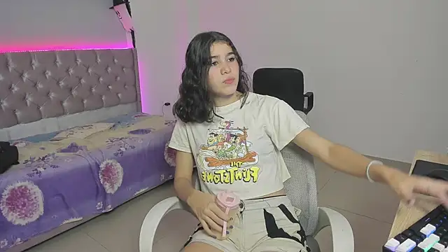 beiby glow online show from 11/03/25, 01:45