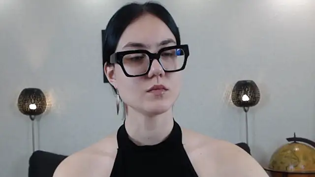 Marie Fitch online show from 11/08/25, 01:50