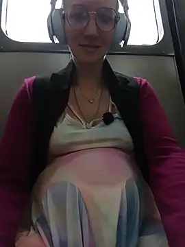 Lucy colee online show from 12/18/25, 07:53