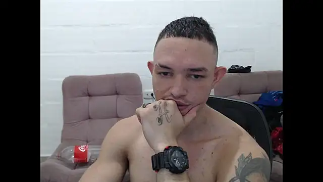 Snapshot of BigMontainsRock chatting on 11/08/25, 04:45 BigMontainsRock online show from 11/08/25, 04:45