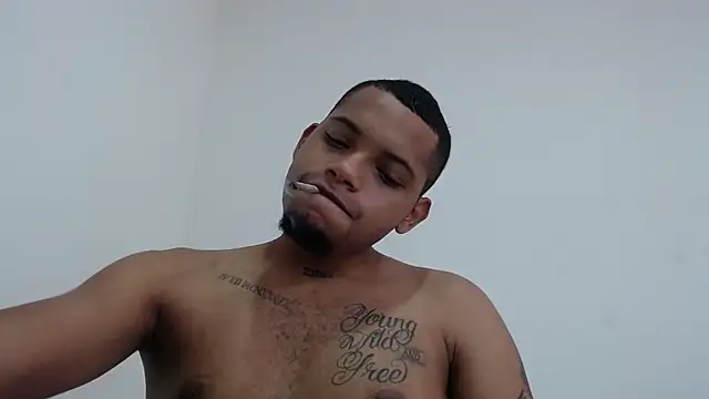 Snapshot of drako_monster chatting on 10/31/25, 05:25 drako monster online show from 10/31/25, 05:25