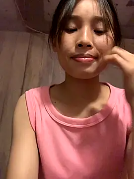 Snapshot of Han-han123 chatting on 10/22/25, 01:11 Han-han123 online show from 10/22/25, 01:11