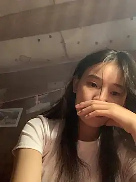 Snapshot of Han-han123 chatting on 11/07/25, 12:16 Han-han123 online show from 11/07/25, 12:16