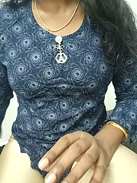 Snapshot of Tamilmallu-duskygirl03 chatting on 11/10/25, 07:40 Tamilmallu-duskygirl03 online show from 11/10/25, 07:40