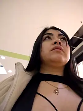 Victoria Jonhss online show from 10/25/25, 01:46