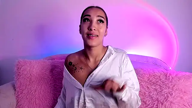 Snapshot of HeidyRousse chatting on 01/15/26, 01:37 HeidyRousse online show from 01/15/26, 01:37