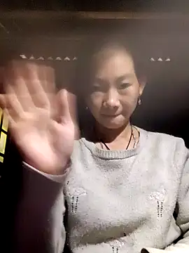 gio-thu online show from 10/22/25, 01:28