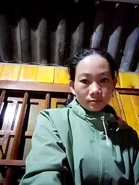 gio-thu online show from 11/11/25, 02:17