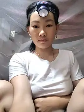 Snapshot of gio-thu chatting on 06/20/26, 02:47 gio-thu online show from 06/20/26, 02:47