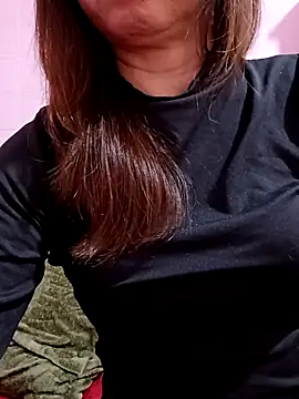 Snapshot of Jonaa99 chatting on 12/18/25, 05:41 Jonaa99 online show from 12/18/25, 05:41