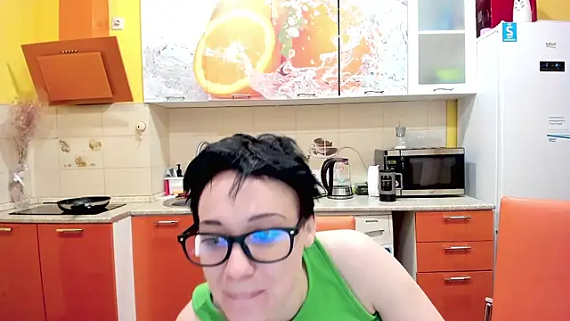 Victoria Panther online show from 12/17/25, 02:06