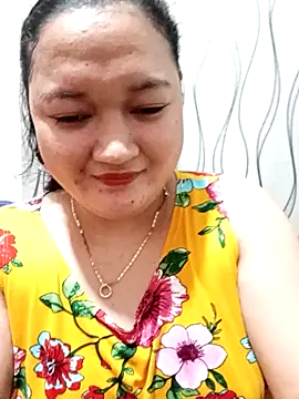 Snapshot of sweetannie13 chatting on 10/27/25, 12:31 sweetannie13 online show from 10/27/25, 12:31