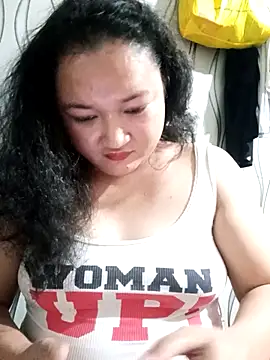 Snapshot of sweetannie13 chatting on 11/08/25, 05:56 sweetannie13 online show from 11/08/25, 05:56