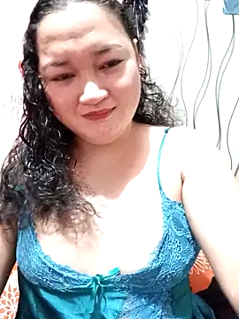 Snapshot of sweetannie13 chatting on 11/24/25, 09:03 sweetannie13 online show from 11/24/25, 09:03