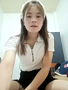 Snapshot of sipy- chatting on 10/14/25, 11:38 sipy- online show from 10/14/25, 11:38