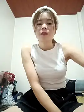 Snapshot of sipy- chatting on 11/11/25, 12:10 sipy- online show from 11/11/25, 12:10