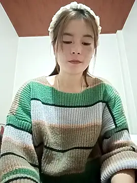 Snapshot of sipy- chatting on 11/17/25, 12:16 sipy- online show from 11/17/25, 12:16