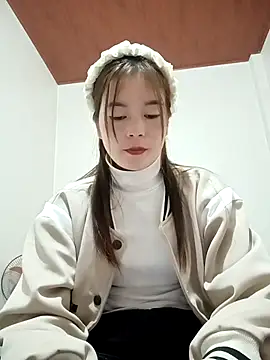 Snapshot of sipy- chatting on 11/19/25, 12:05 sipy- online show from 11/19/25, 12:05