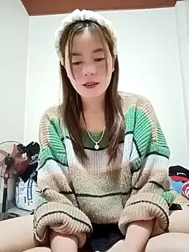 Snapshot of sipy- chatting on 11/23/25, 11:54 sipy- online show from 11/23/25, 11:54