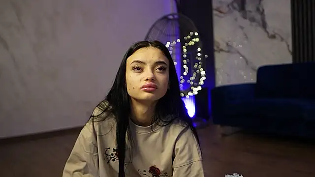 RachelRavee online show from 01/11/26, 05:12