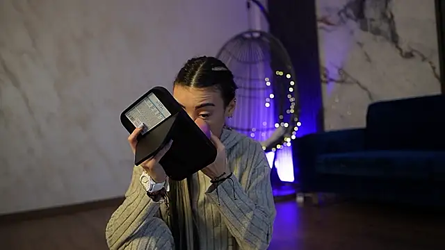 RachelRavee online show from 03/22/26, 05:11