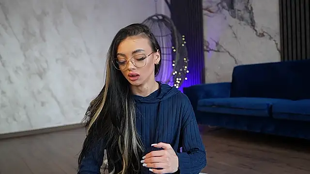 RachelRavee online show from 03/26/26, 05:24