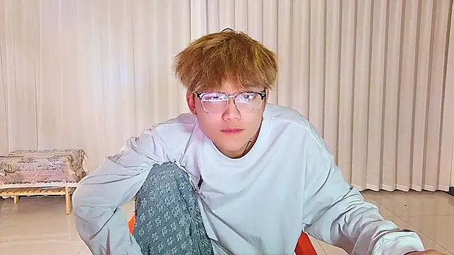 KK-cuteboy online show from 04/14/26, 06:25