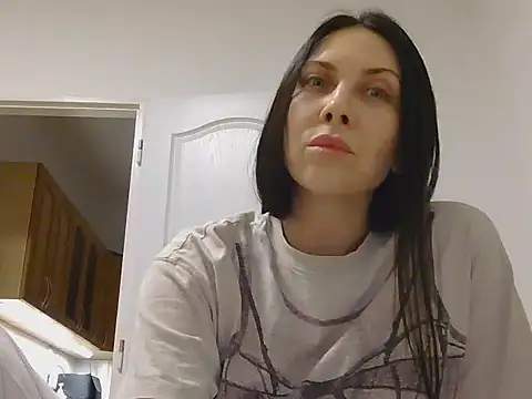 Snapshot of Olivarra chatting on 02/07/26, 07:50 Olivarra online show from 02/07/26, 07:50