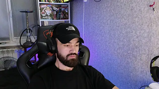 Nik Namee online show from 10/26/25, 10:47