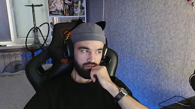 Nik Namee online show from 11/24/25, 01:22