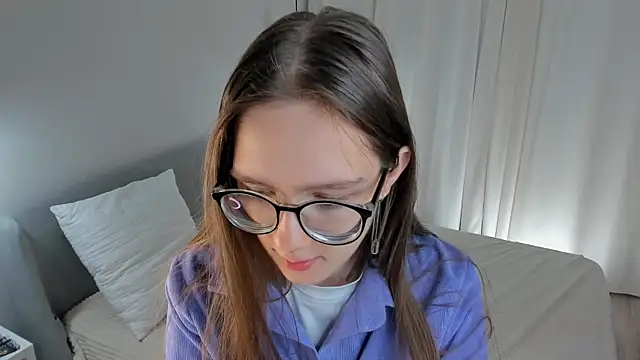 Snapshot of AiFusch chatting on 10/22/25, 08:47 AiFusch online show from 10/22/25, 08:47