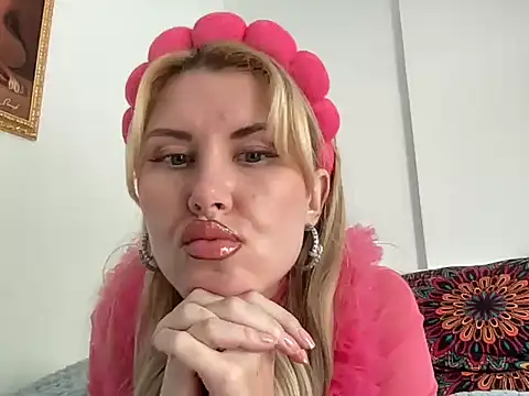 Snapshot of Ilymaris chatting on 02/10/26, 12:42 Ilymaris online show from 02/10/26, 12:42