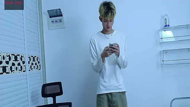 sexyboy-lele online show from 10/20/25, 12:05