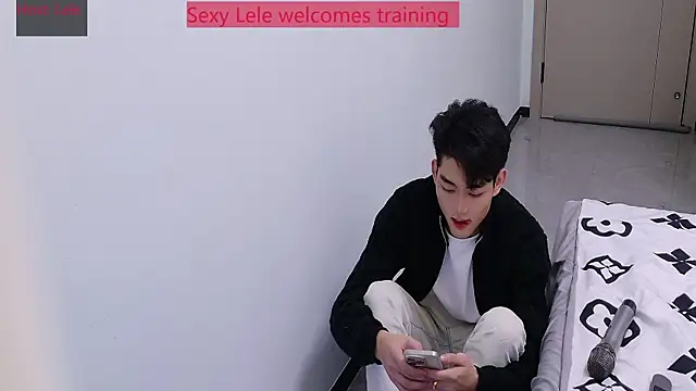 sexyboy-lele online show from 11/24/25, 01:44