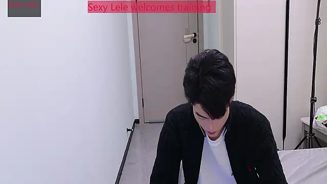 sexyboy-lele online show from 11/28/25, 08:17
