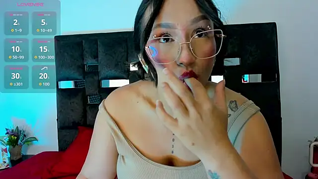 SussySunny  online show from 11/11/25, 11:10