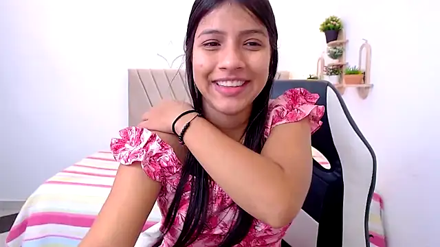 zara cute online show from 05/14/26, 12:12