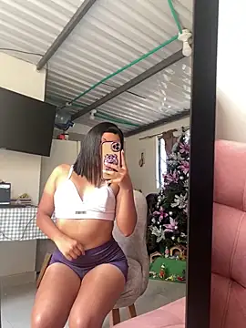 Snapshot of Tammy_Carterr_ chatting on 12/16/25, 04:12 Tammy Carterr online show from 12/16/25, 04:12