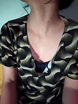 Snapshot of Royal_Shona chatting on 11/17/25, 06:35 Royal Shona online show from 11/17/25, 06:35